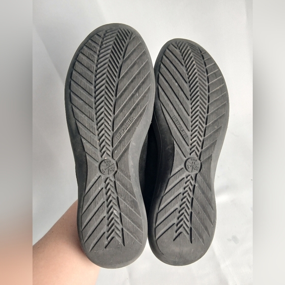 ARA Women Gray And Black Suede Flat Shoes Velcro Closure Size 11.5 - Picture 8 of 11